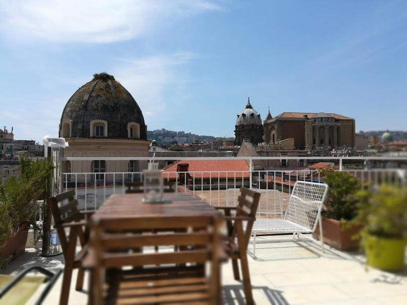 Naples In The History 4M Panzió Kültér fotó
